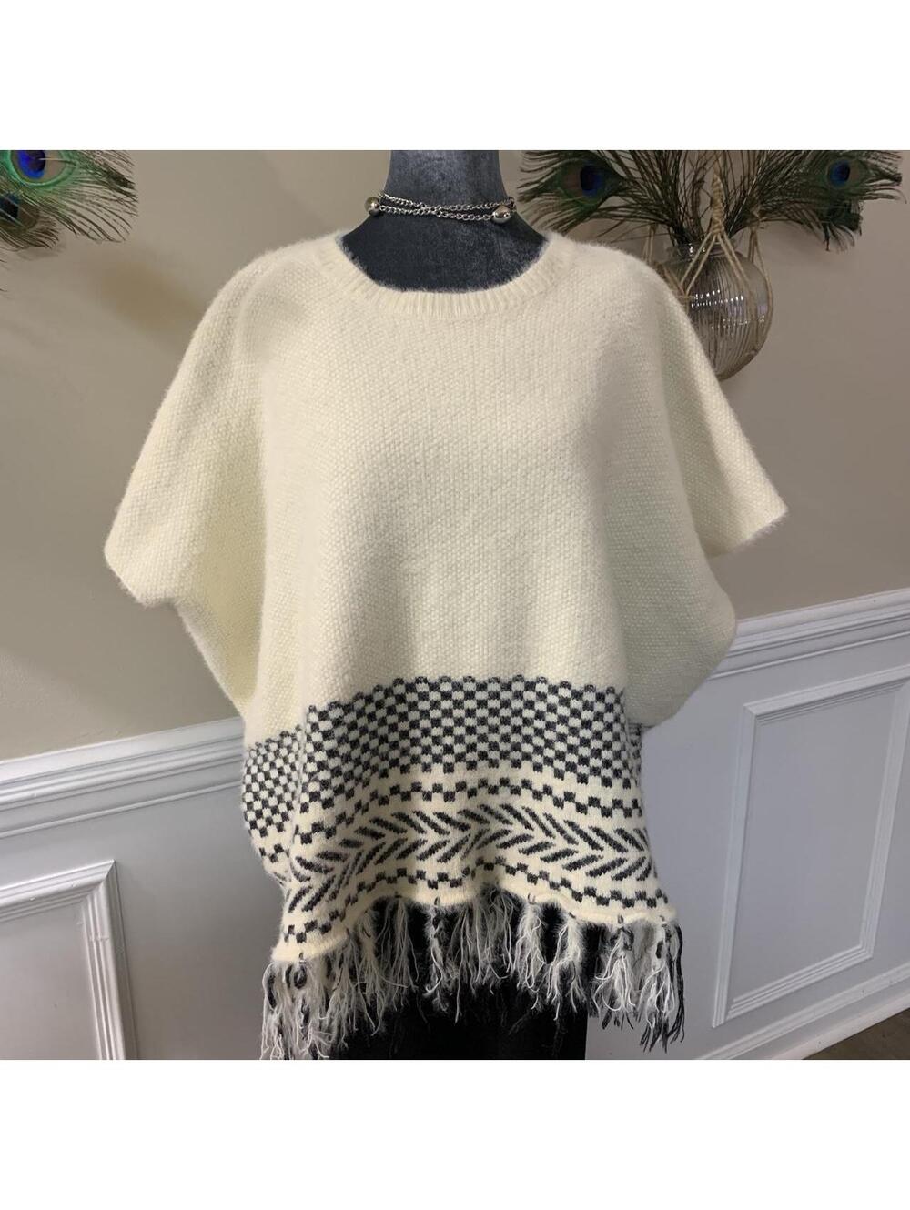 Emory Park Women's Cream and grey fringe boho sweater poncho